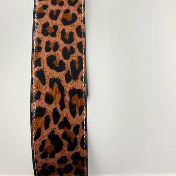 Betsy Johnson Pink Leopard Print Shiny Belt - Picture 5 of 5